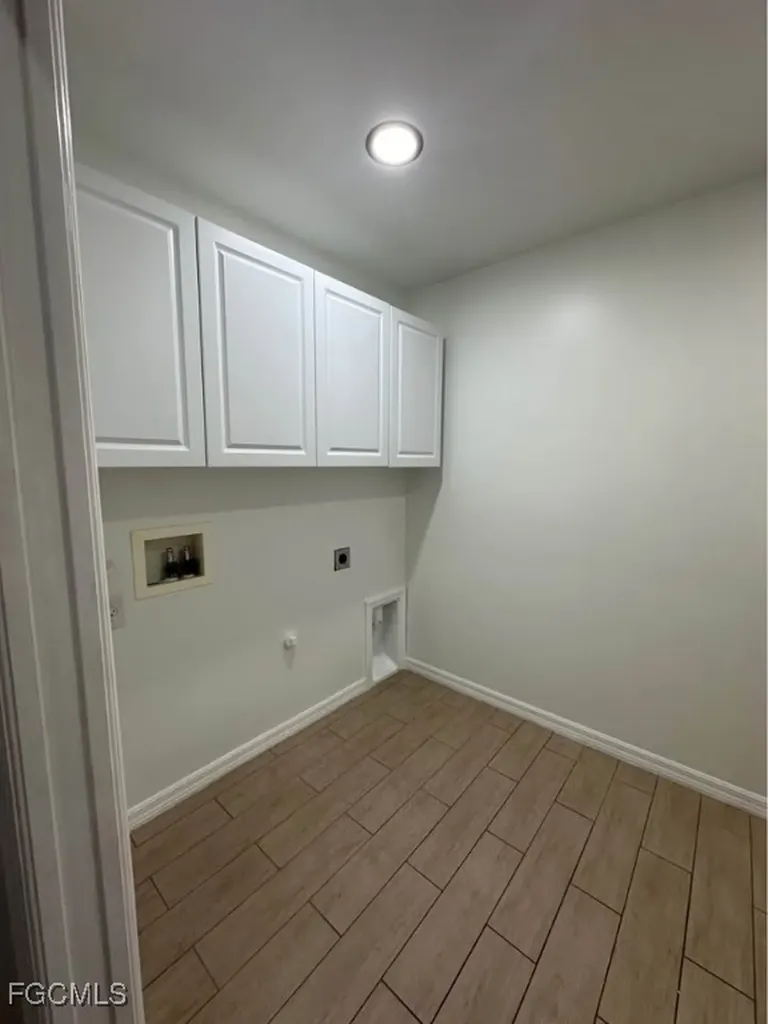 2842 NW 5th Avenue Cape Coral FL 33993