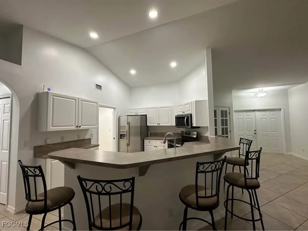 2842 NW 5th Avenue Cape Coral FL 33993