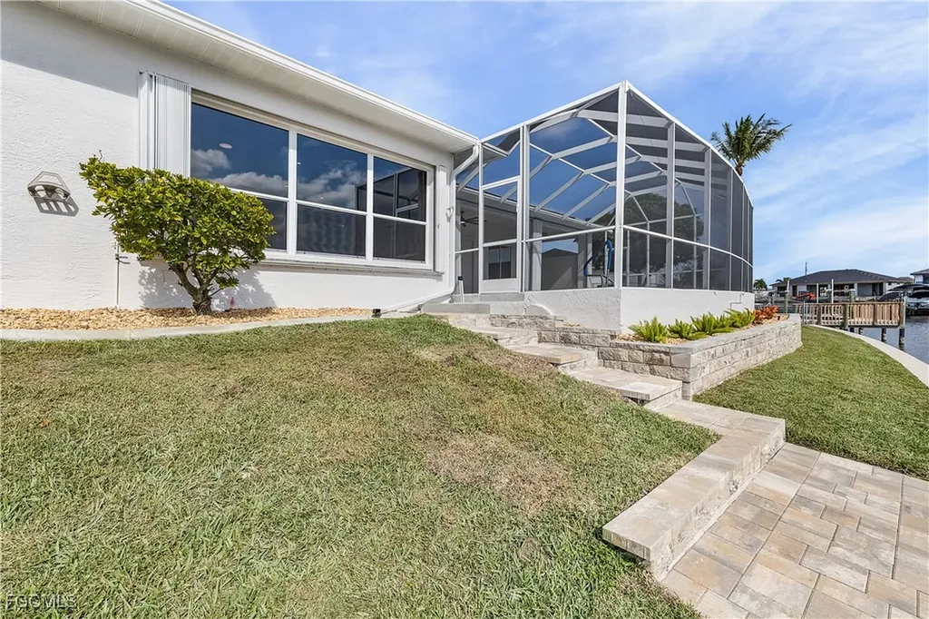 3302 NW 2nd Terrace Cape Coral FL 33993