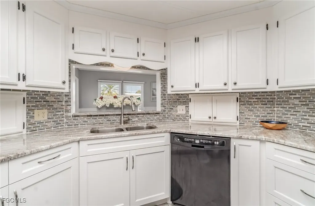 5508 Colonial Road North Fort Myers FL 33917