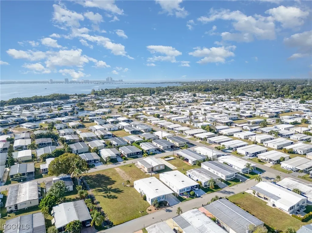 5508 Colonial Road North Fort Myers FL 33917