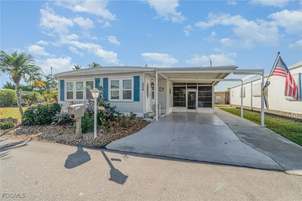 5508 Colonial Road North Fort Myers FL 33917