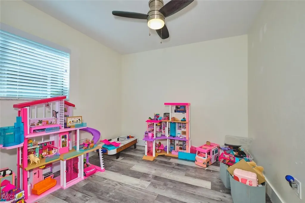 6451 Adelphi Circle Fort Myers FL 33919