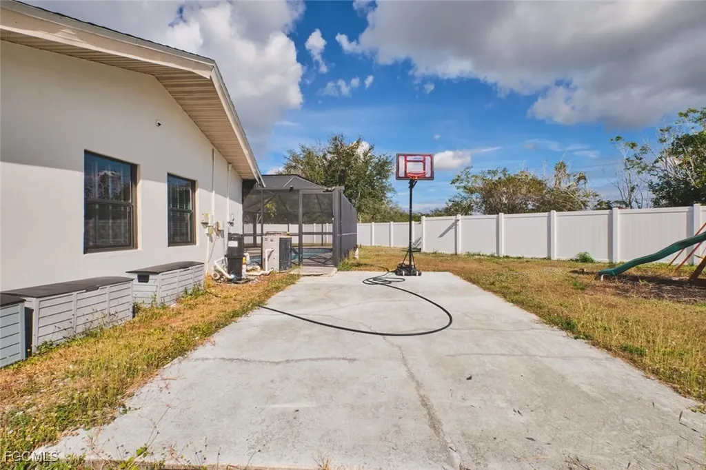 6451 Adelphi Circle Fort Myers FL 33919