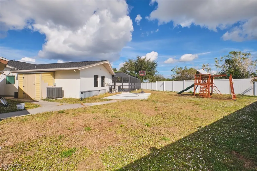 6451 Adelphi Circle Fort Myers FL 33919
