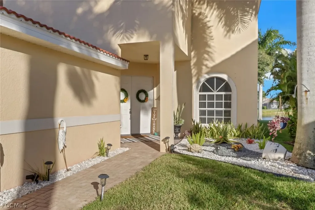 2675 Blue Cypress Lake Court Cape Coral FL 33909