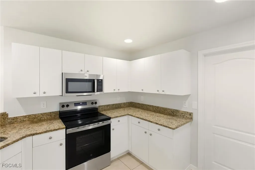 2906 26th Street SW Lehigh Acres FL 33976