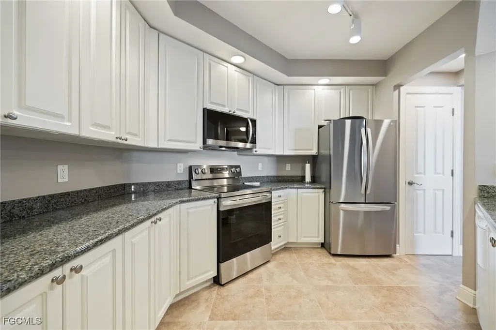 2825 Palm Beach Boulevard Fort Myers FL 33916