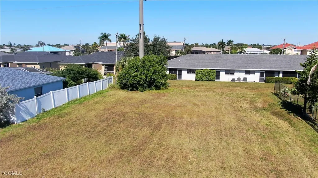 933 Cape Coral Parkway W Cape Coral FL 33914