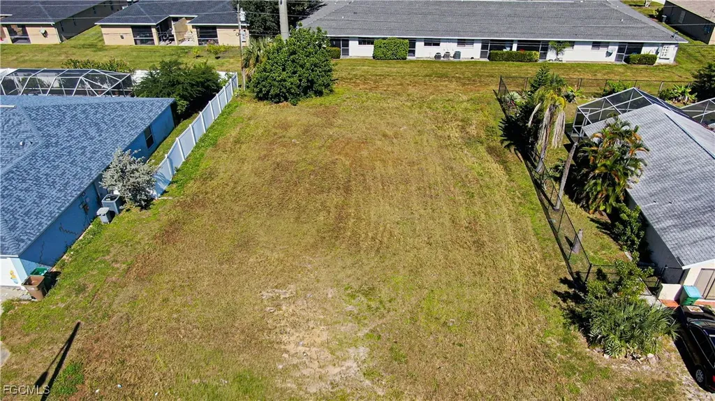 933 Cape Coral Parkway W Cape Coral FL 33914