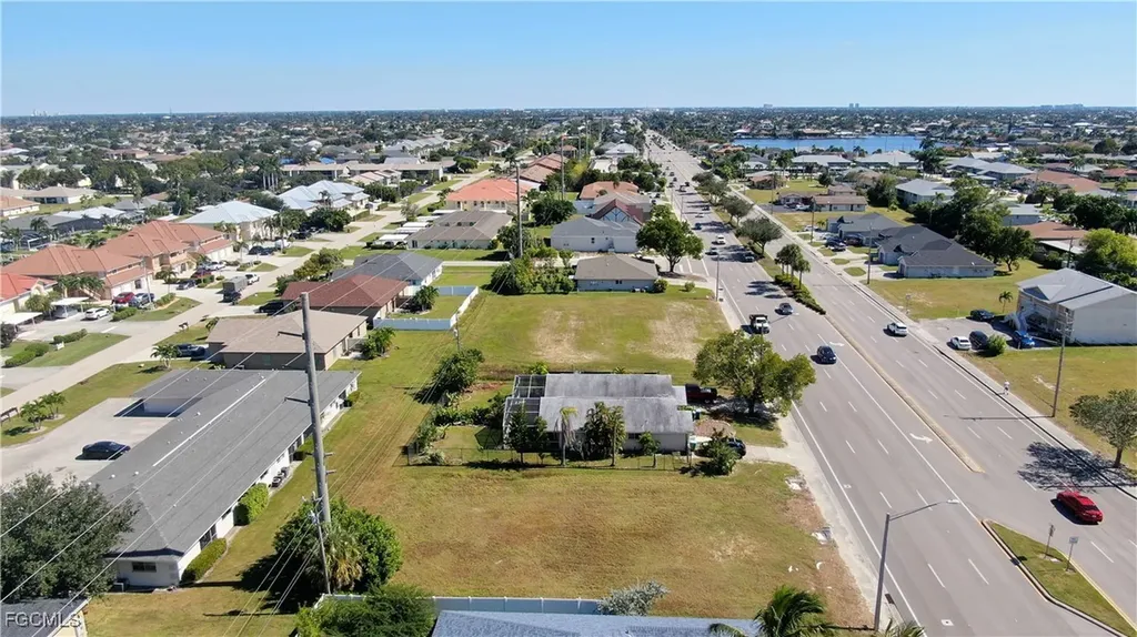 933 Cape Coral Parkway W Cape Coral FL 33914