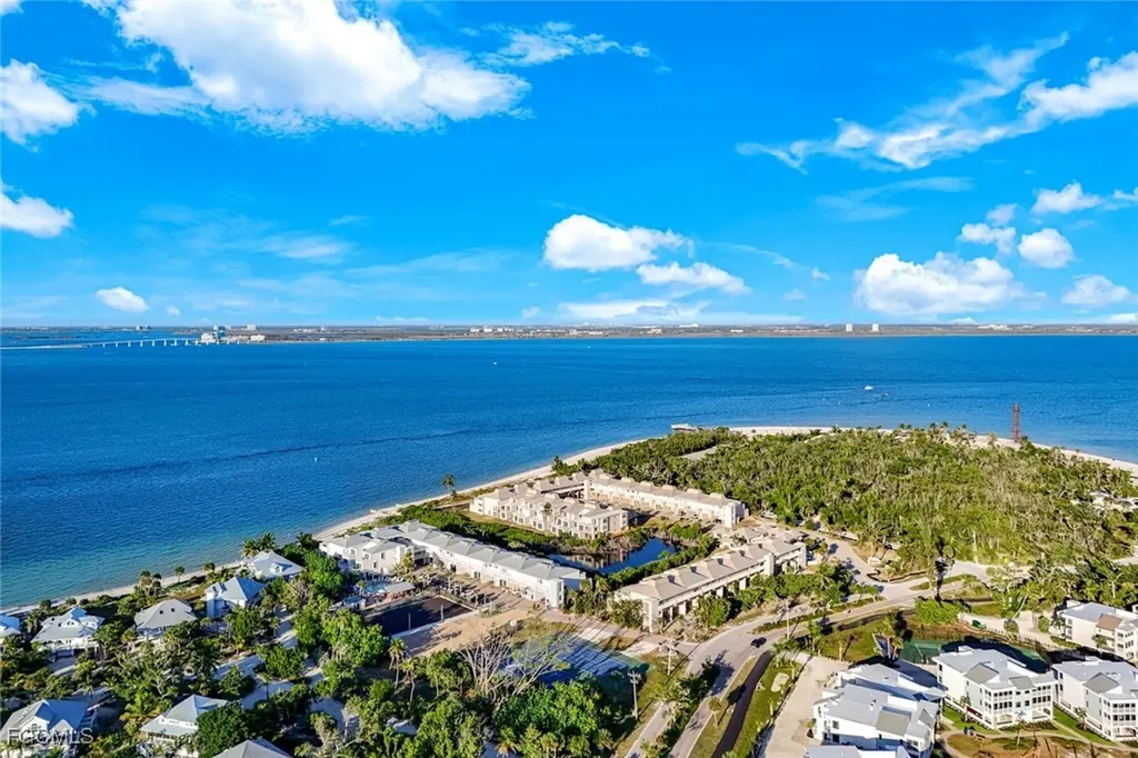 200 Periwinkle Way Sanibel FL 33957