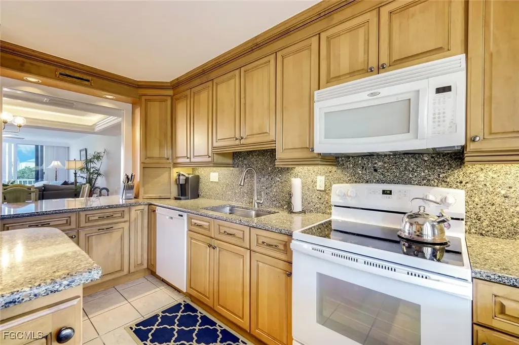 200 Periwinkle Way Sanibel FL 33957