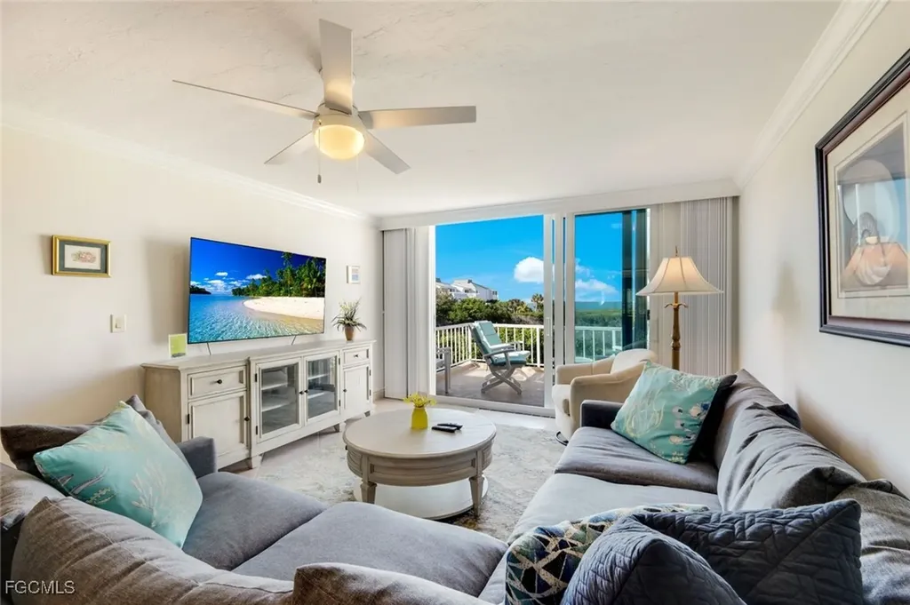 200 Periwinkle Way Sanibel FL 33957