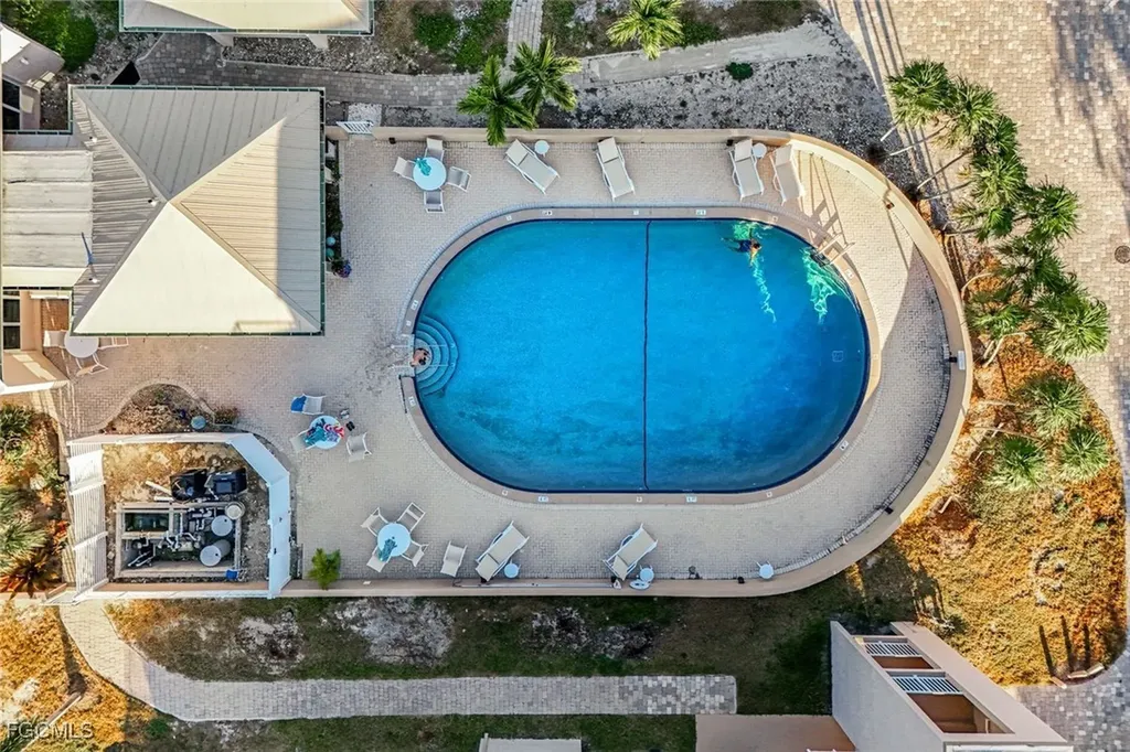 200 Periwinkle Way Sanibel FL 33957