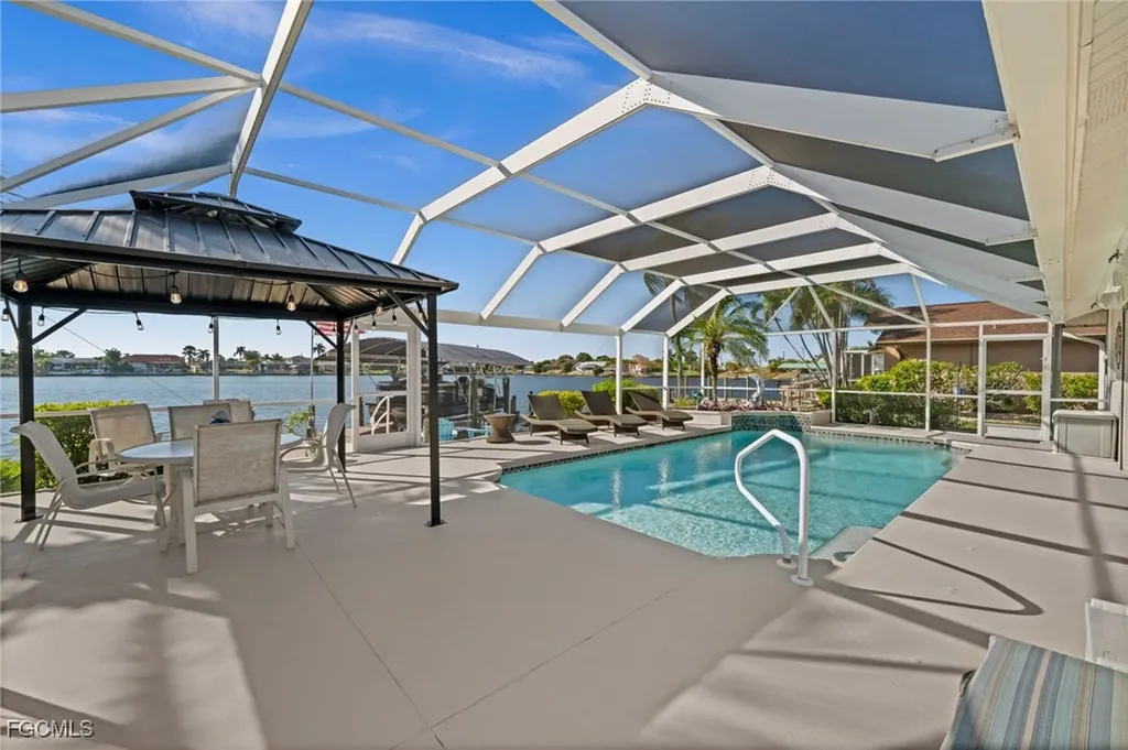 626 Cape Coral Parkway W Cape Coral FL 33914