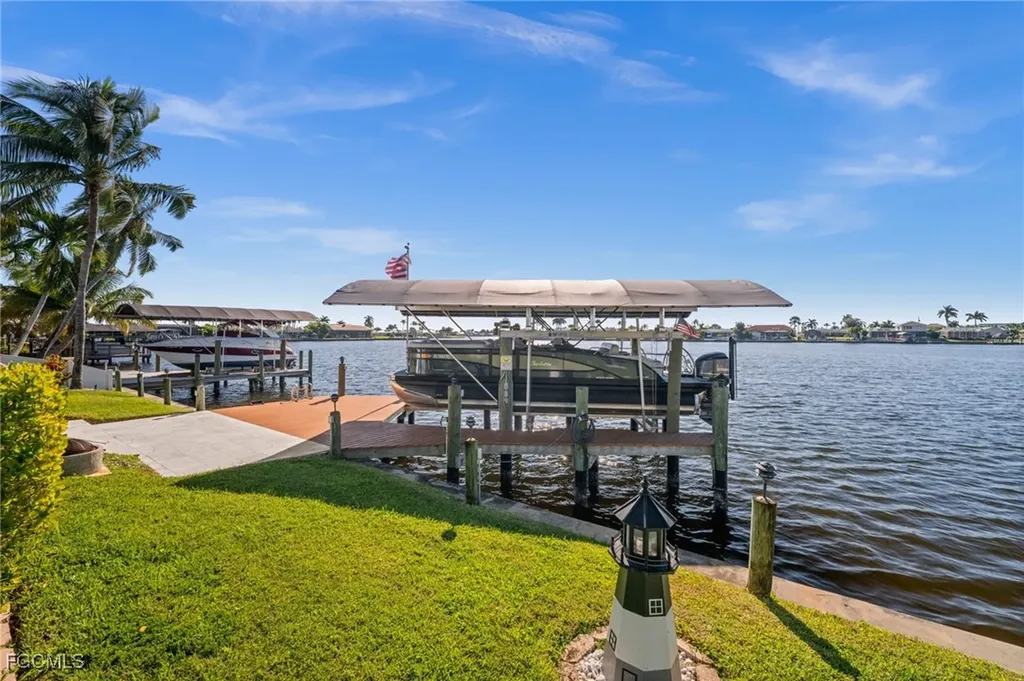 626 Cape Coral Parkway W Cape Coral FL 33914