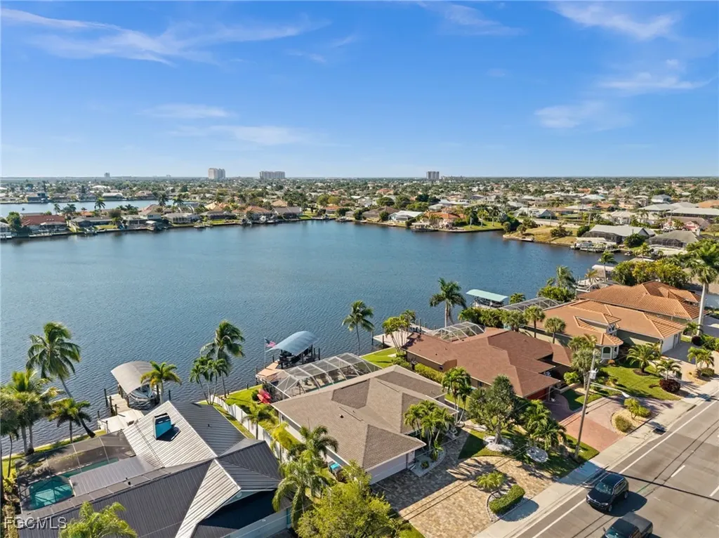 626 Cape Coral Parkway W Cape Coral FL 33914