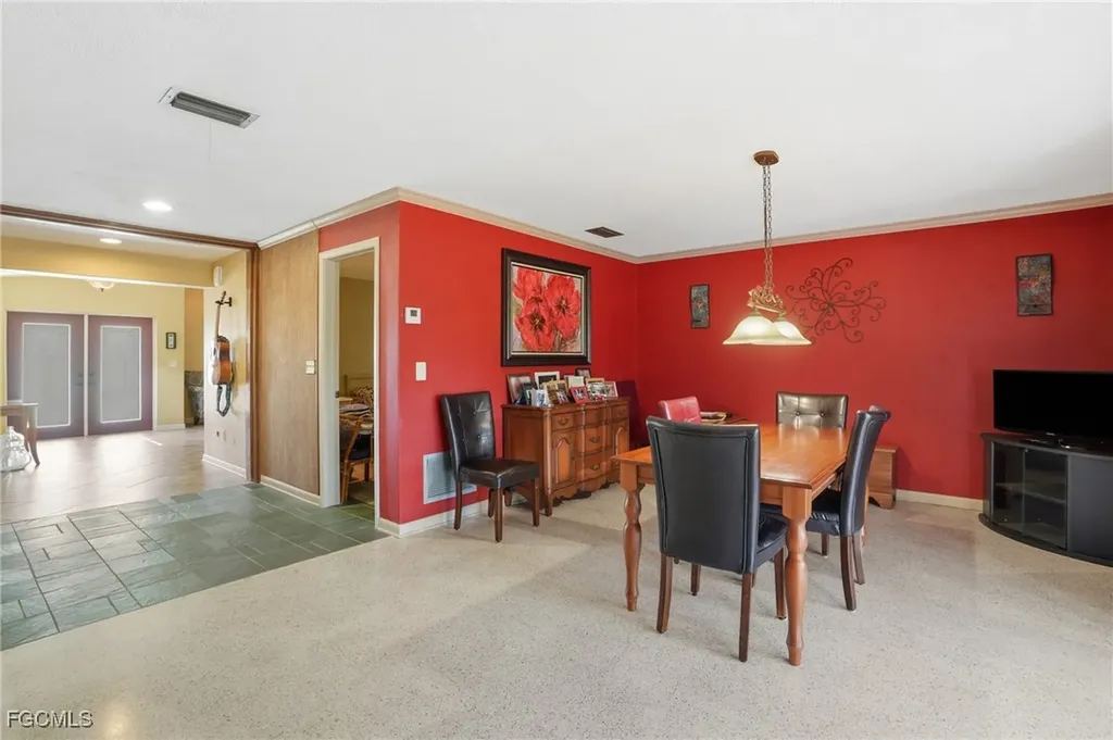 5541 Winkler Road Fort Myers FL 33919