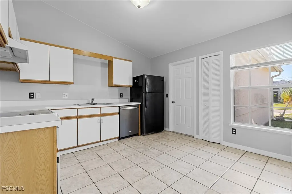 1409 SW 11th Place Cape Coral FL 33991