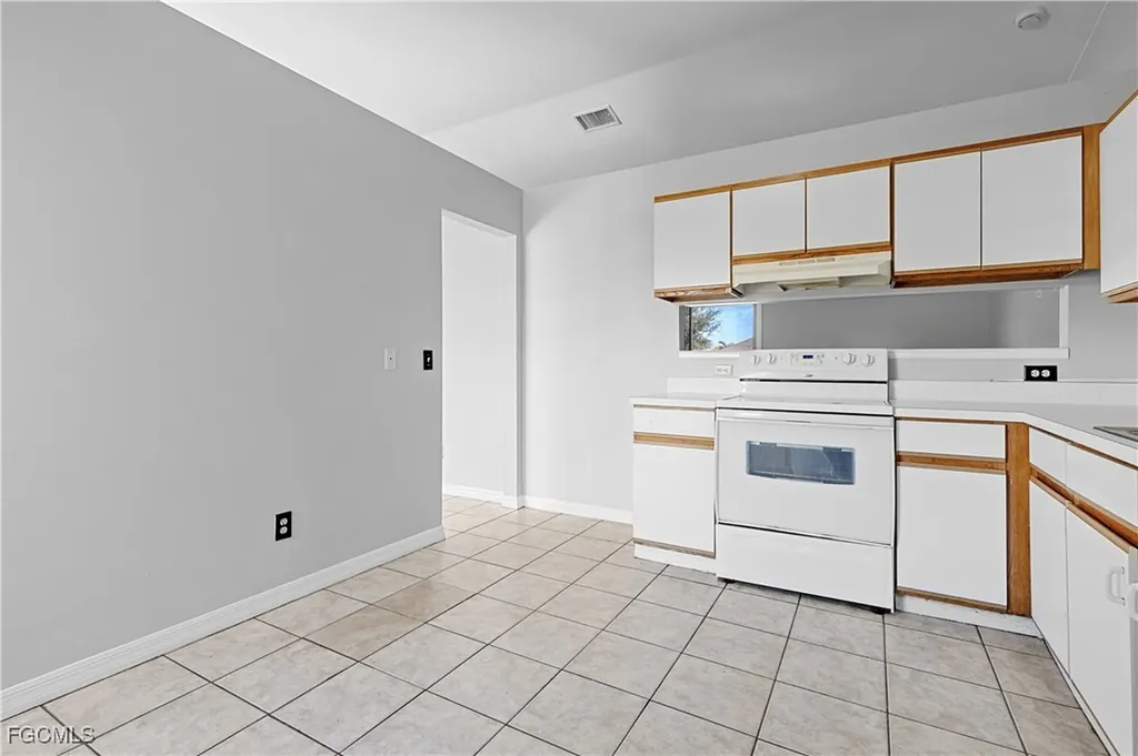 1409 SW 11th Place Cape Coral FL 33991