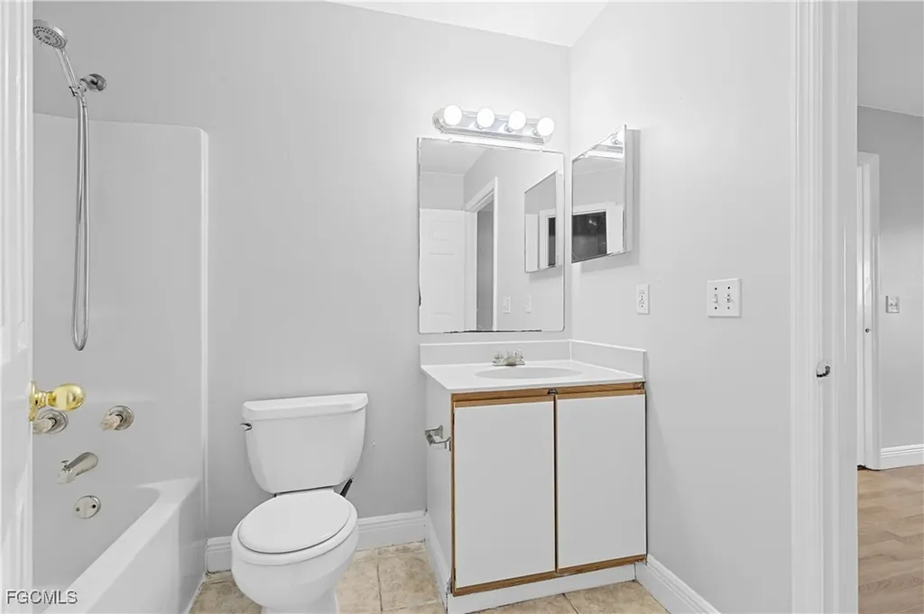 1409 SW 11th Place Cape Coral FL 33991