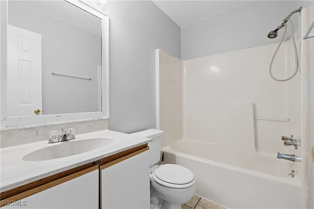 1409 SW 11th Place Cape Coral FL 33991