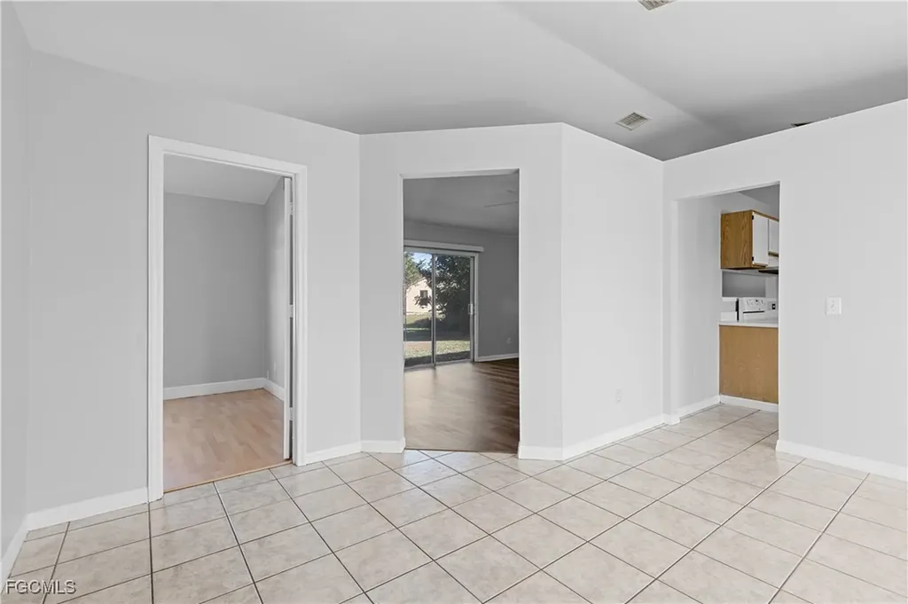 1409 SW 11th Place Cape Coral FL 33991