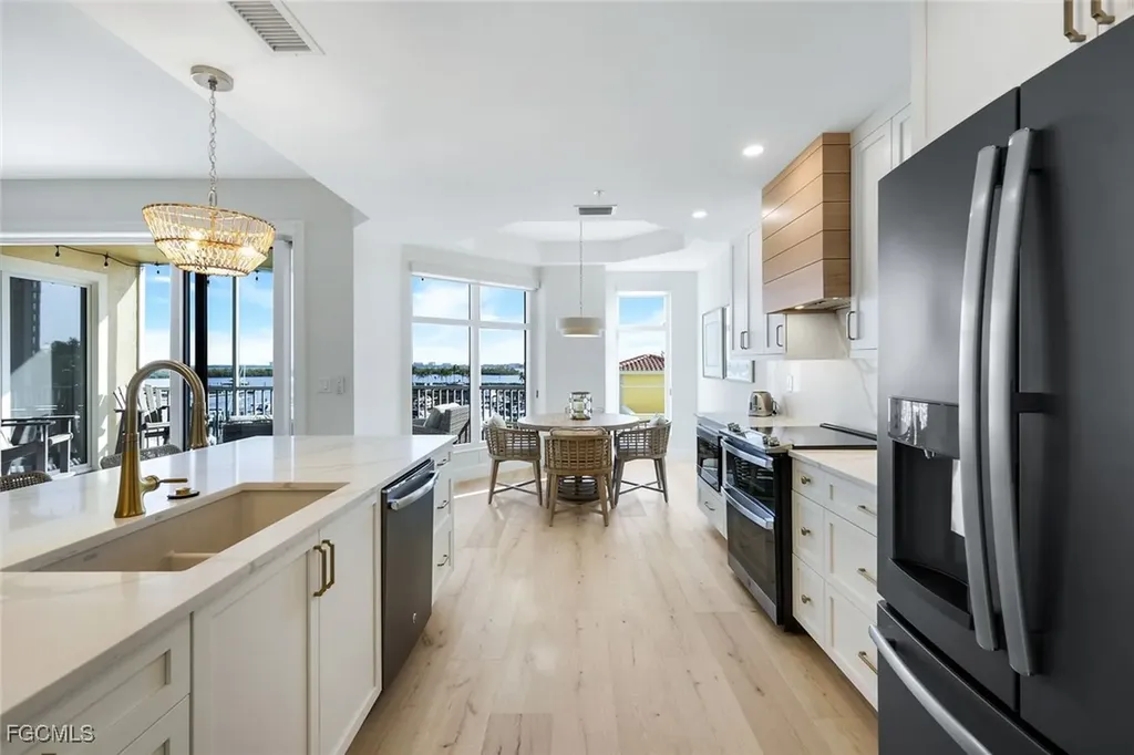 6021 Silver King Boulevard Cape Coral FL 33914