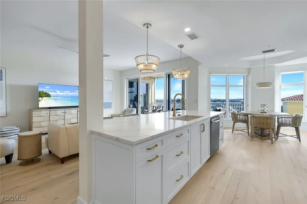6021 Silver King Boulevard Cape Coral FL 33914