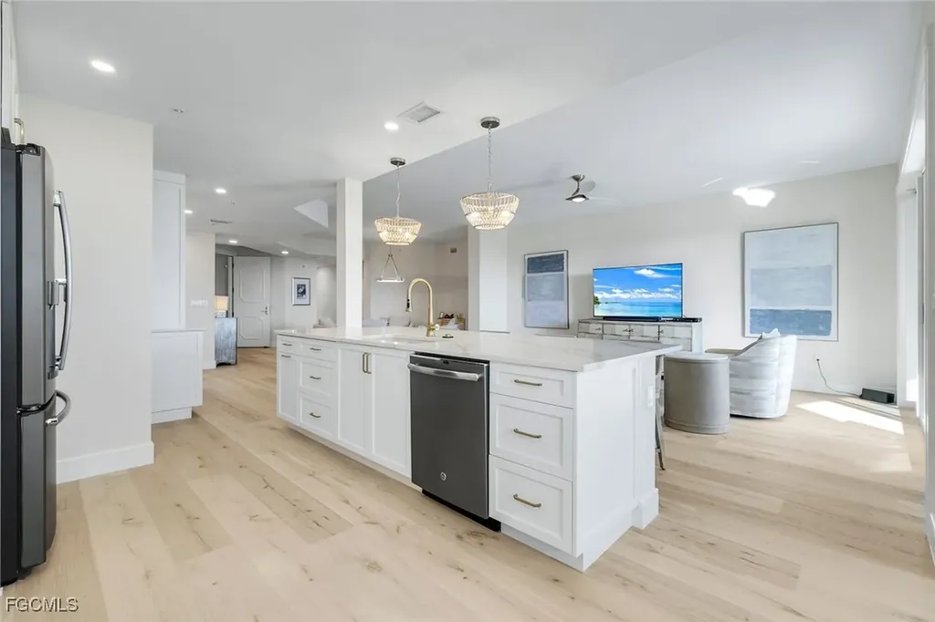 6021 Silver King Boulevard Cape Coral FL 33914