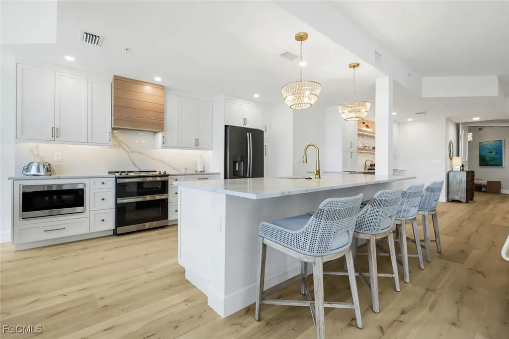 6021 Silver King Boulevard Cape Coral FL 33914