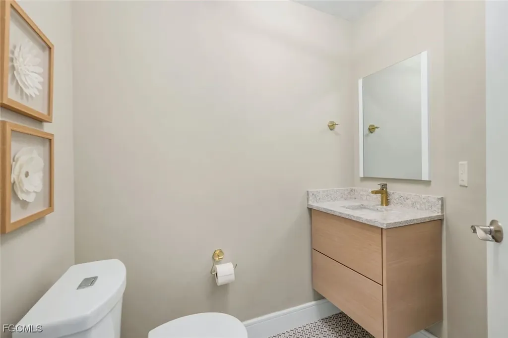 6021 Silver King Boulevard Cape Coral FL 33914
