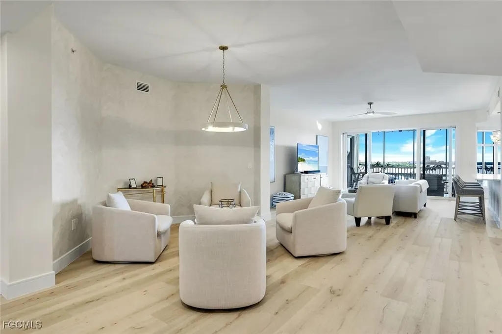 6021 Silver King Boulevard Cape Coral FL 33914