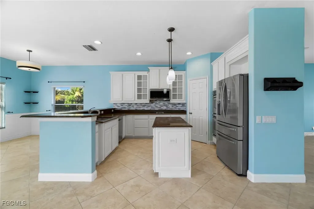 2201 Cape Heather Circle Cape Coral FL 33991