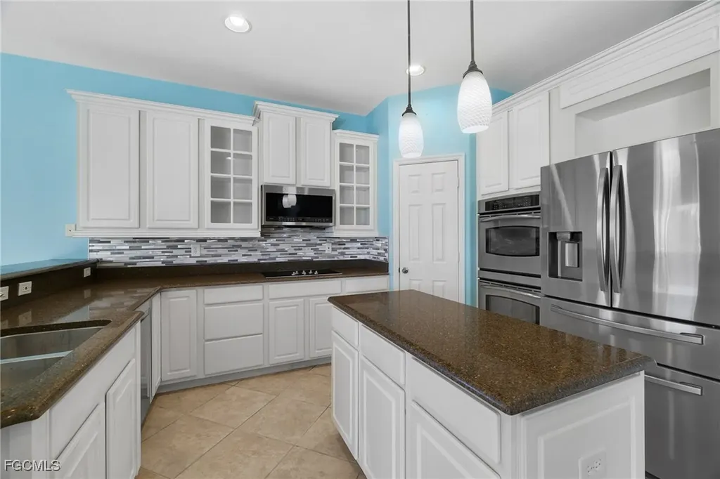 2201 Cape Heather Circle Cape Coral FL 33991