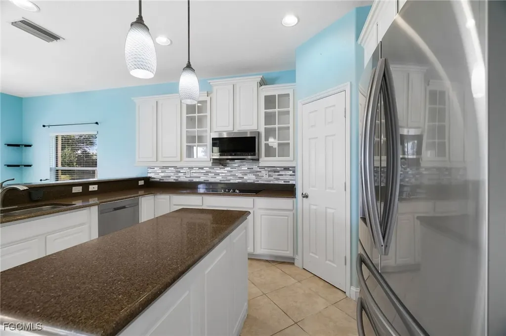 2201 Cape Heather Circle Cape Coral FL 33991