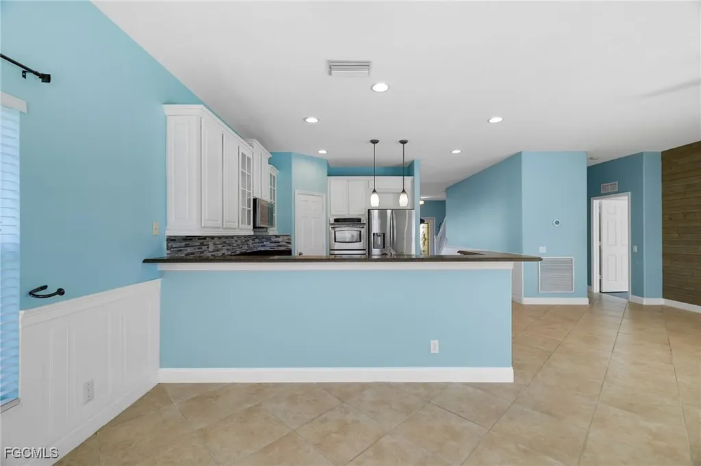 2201 Cape Heather Circle Cape Coral FL 33991