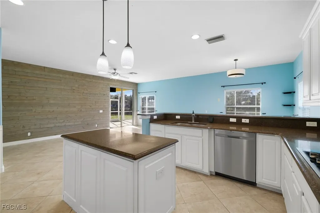2201 Cape Heather Circle Cape Coral FL 33991