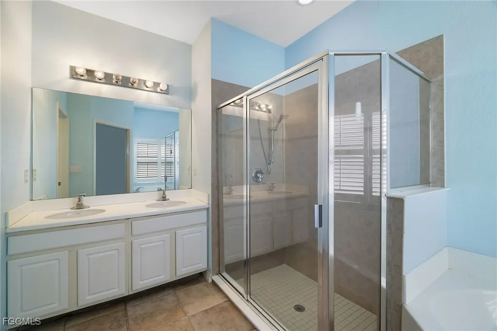 2201 Cape Heather Circle Cape Coral FL 33991