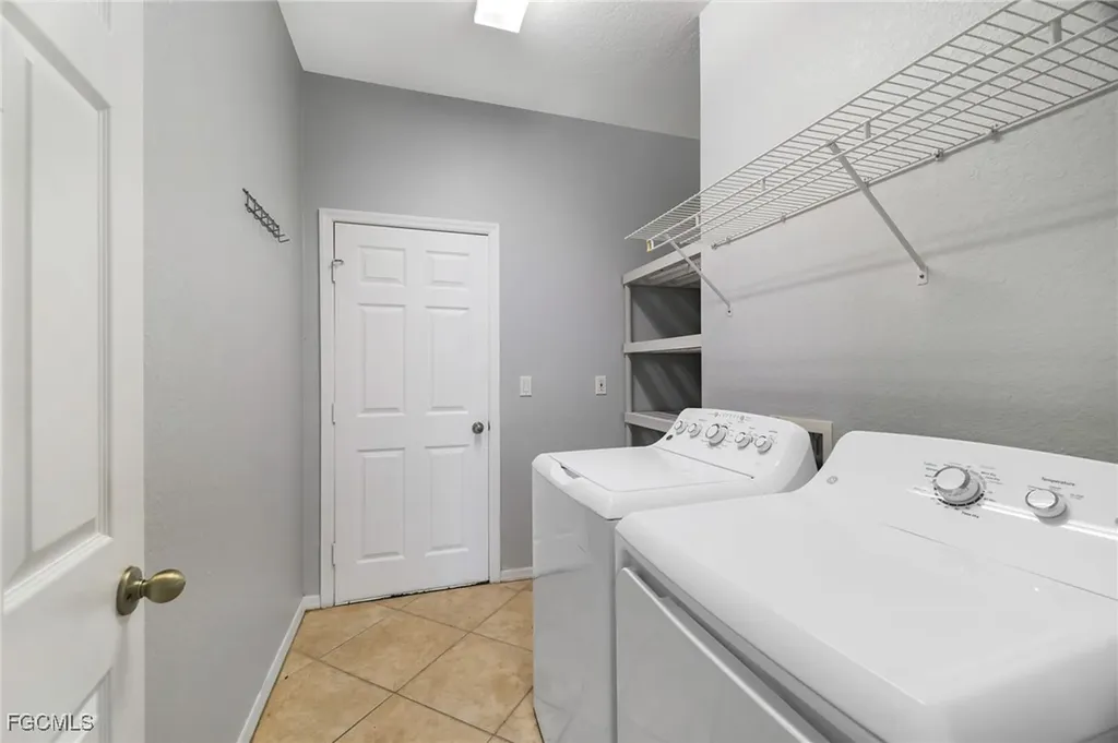 2201 Cape Heather Circle Cape Coral FL 33991