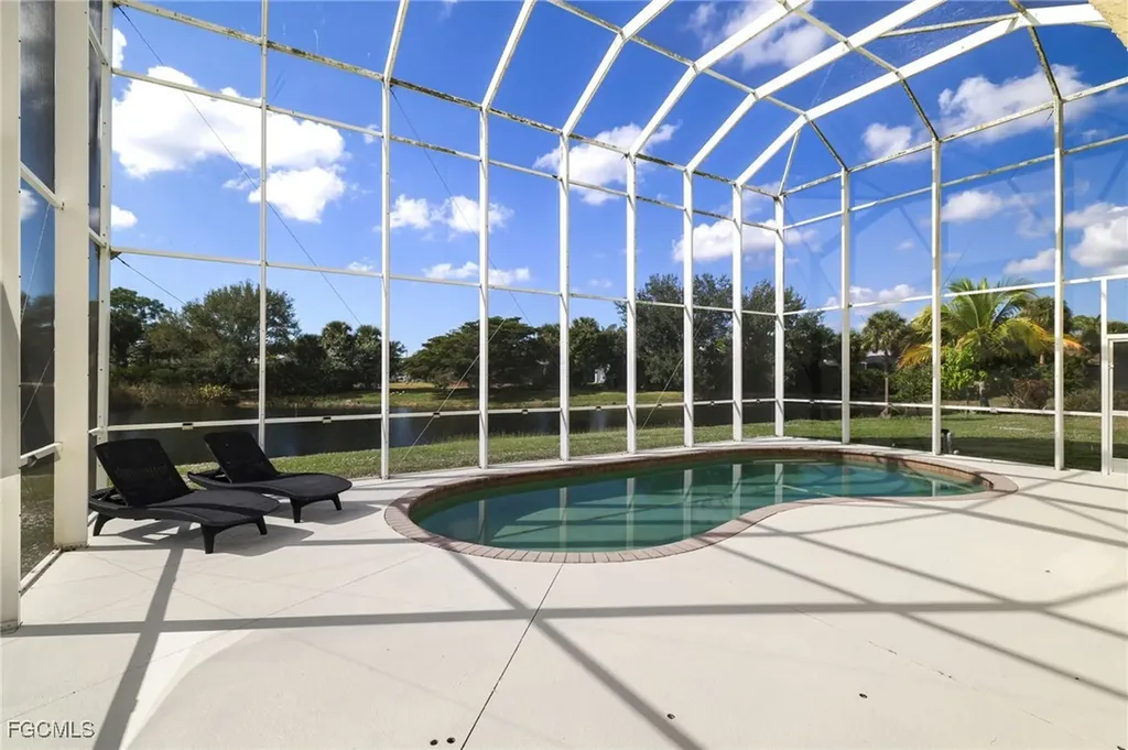 2201 Cape Heather Circle Cape Coral FL 33991