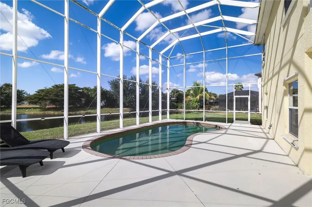 2201 Cape Heather Circle Cape Coral FL 33991