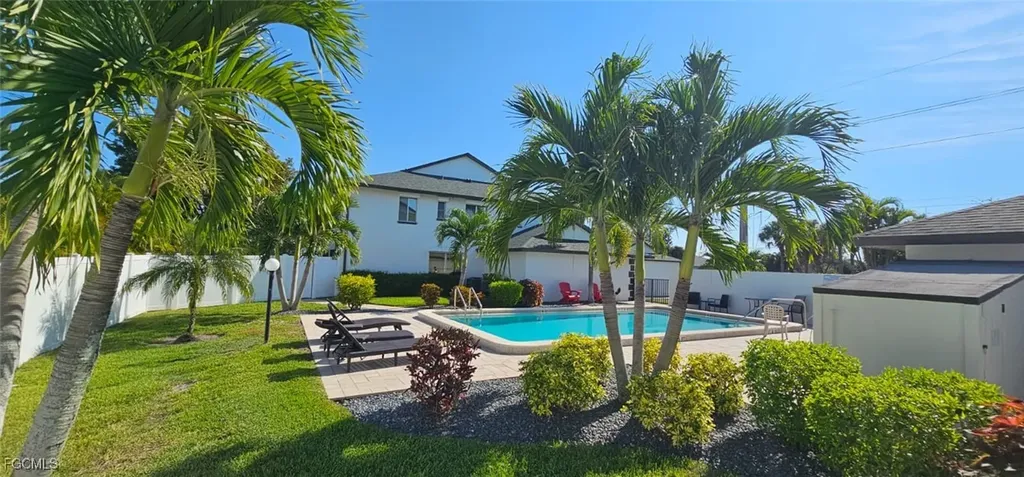 1507 Cape Coral Parkway W Cape Coral FL 33914