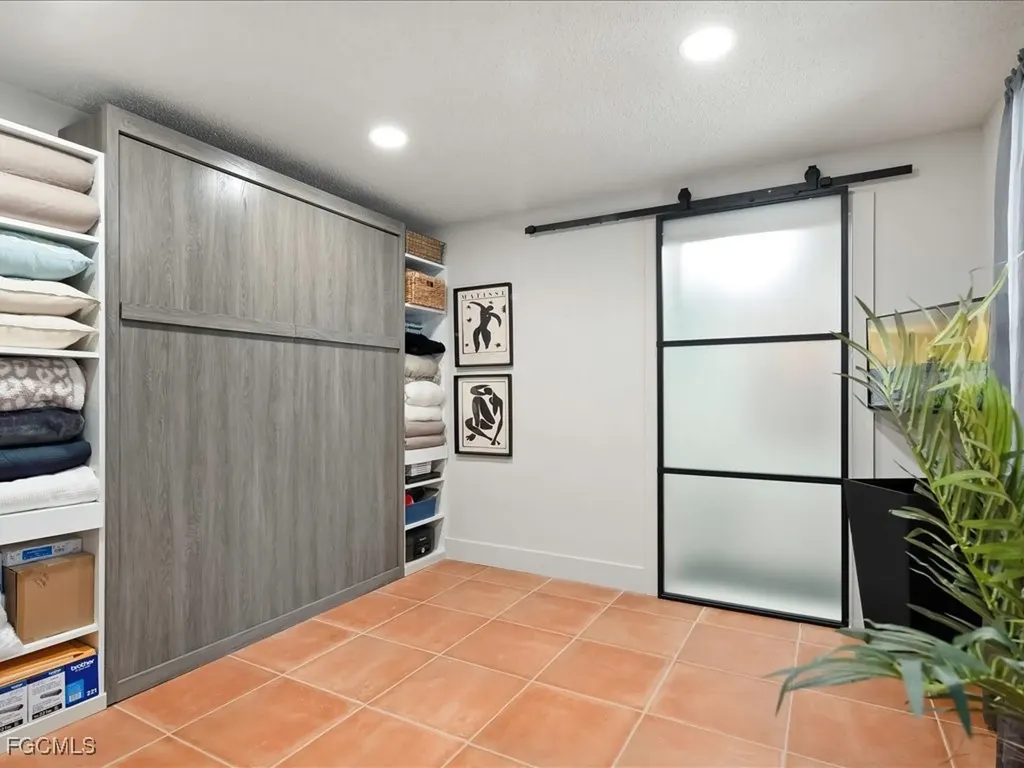 1046 Sperling Avenue Naples FL 34103