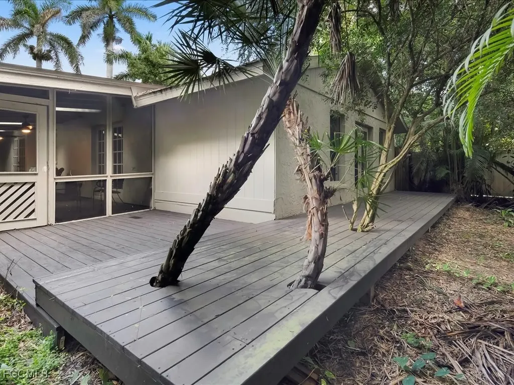 1046 Sperling Avenue Naples FL 34103