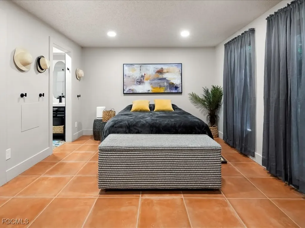 1046 Sperling Avenue Naples FL 34103