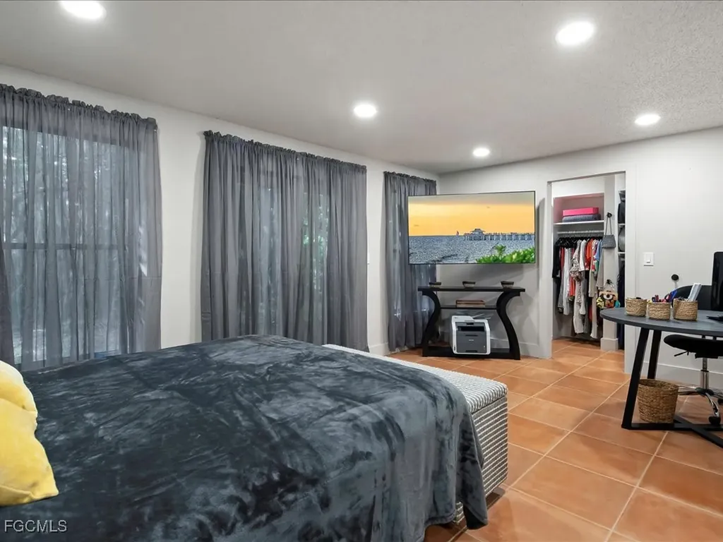 1046 Sperling Avenue Naples FL 34103