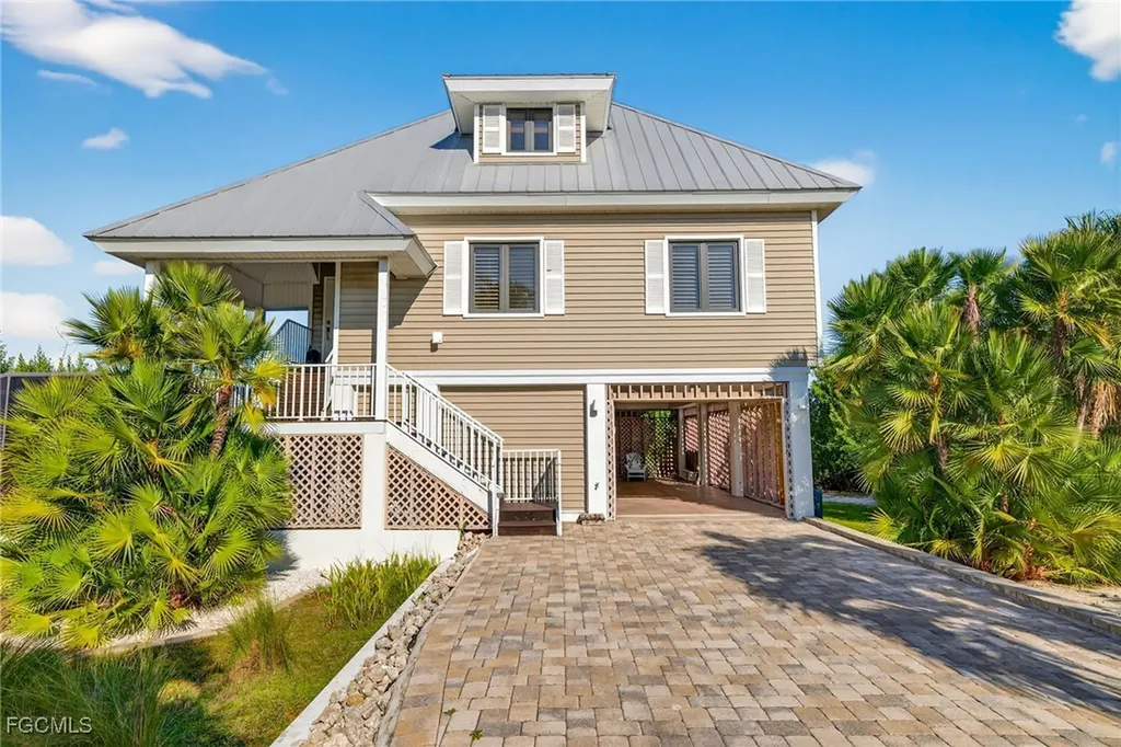 698 Spartina Court Sanibel FL 33957