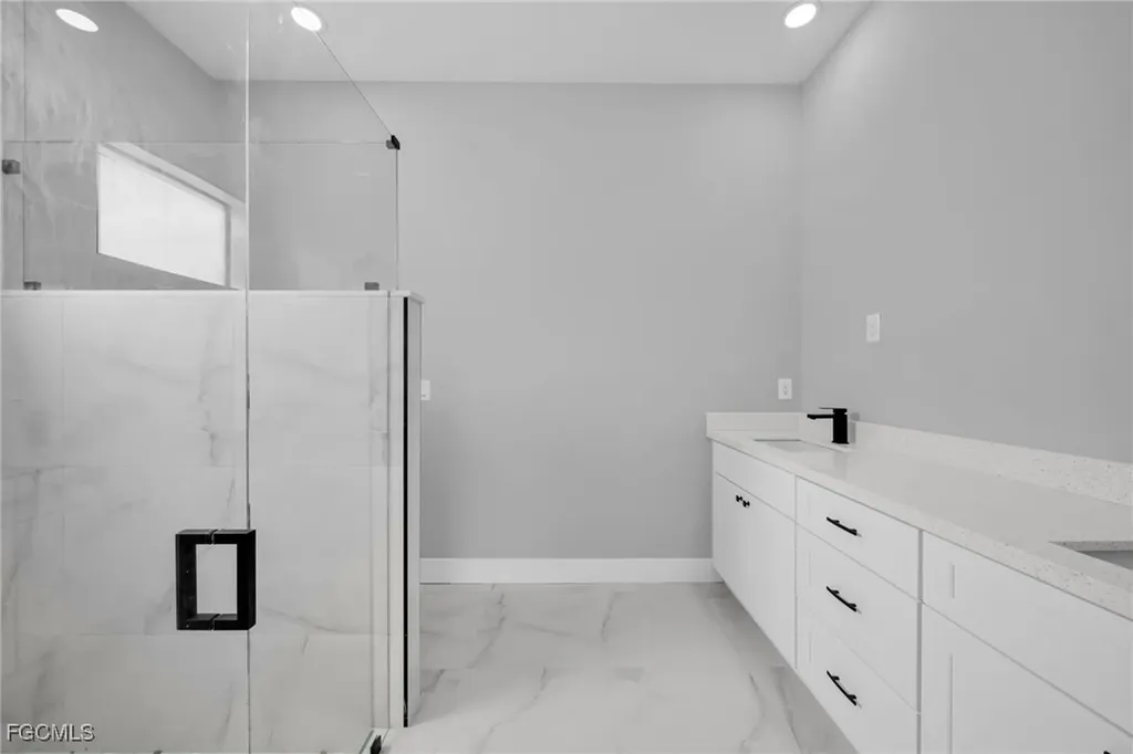 1225 NE 5th Place Cape Coral FL 33909